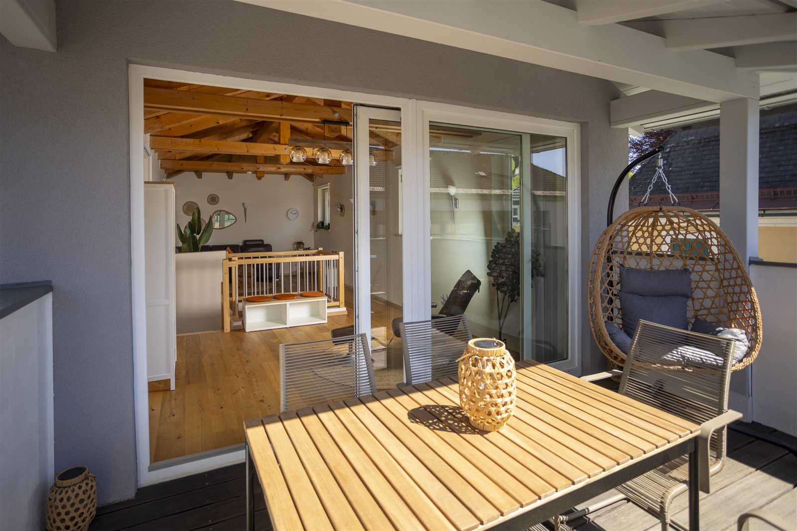 Sonnendachterrasse der Villa 216 mit Sitzbereich